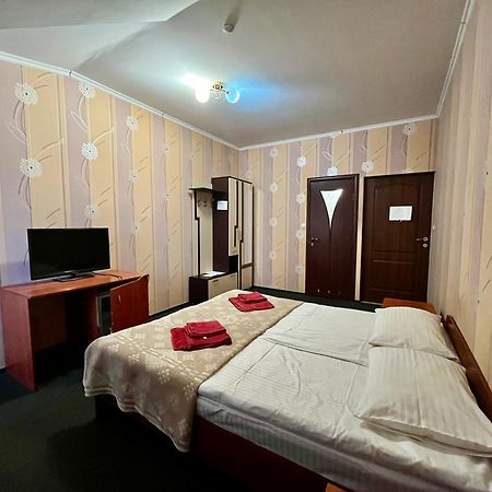 Domino Hotell Berehove  Exteriör bild