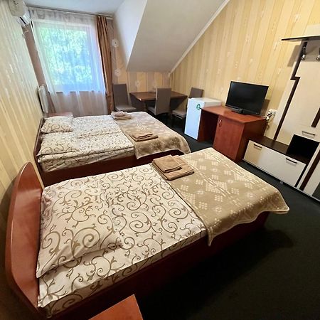 Domino Hotell Berehove  Exteriör bild