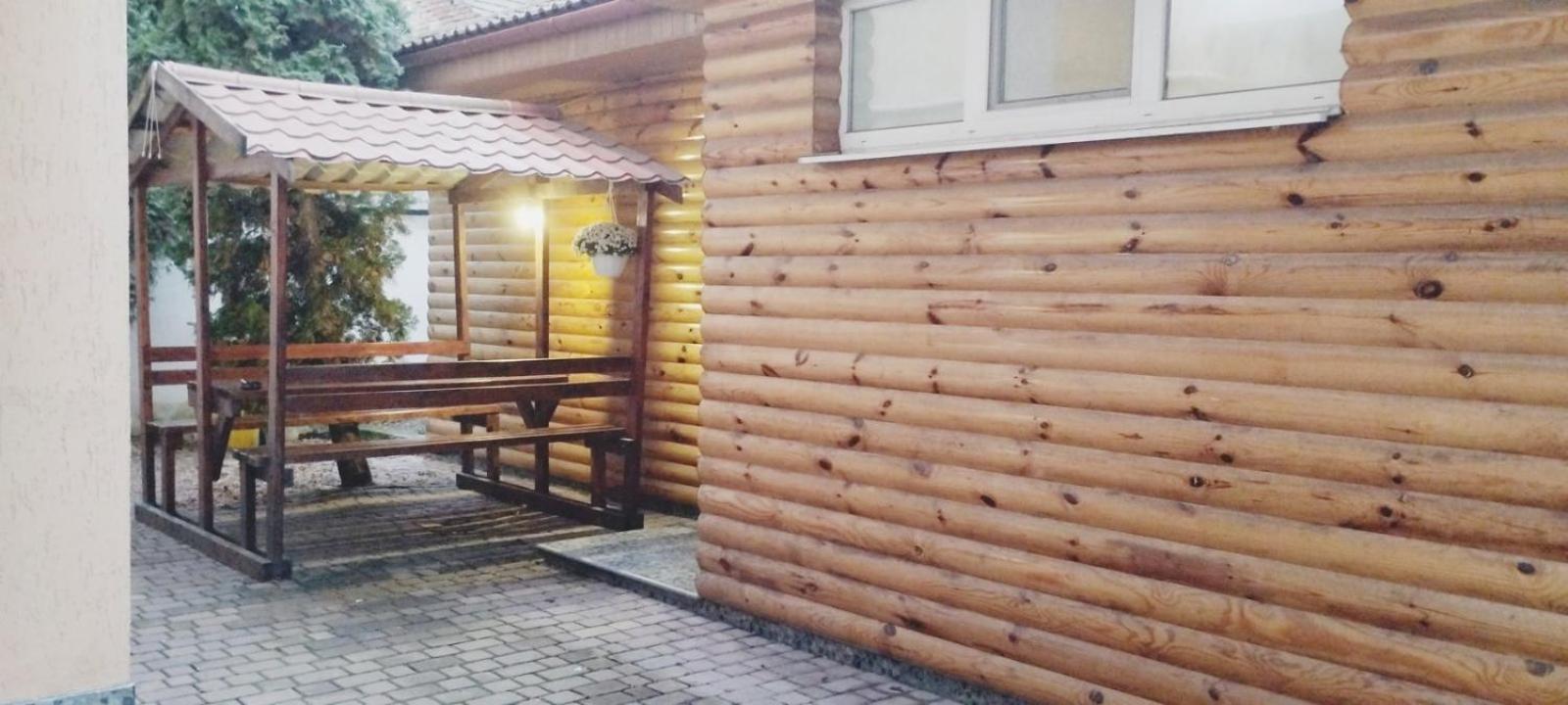 Domino Hotell Berehove  Exteriör bild
