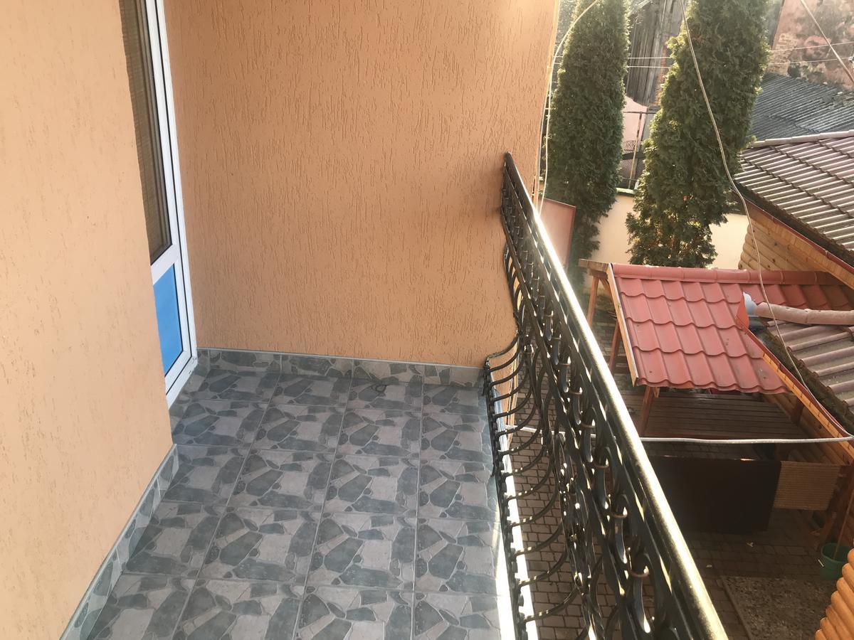 Domino Hotell Berehove  Exteriör bild