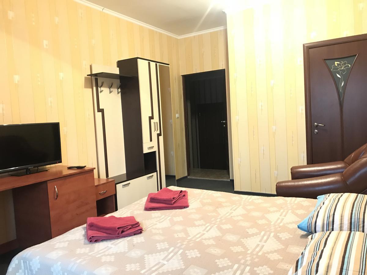 Domino Hotell Berehove  Exteriör bild